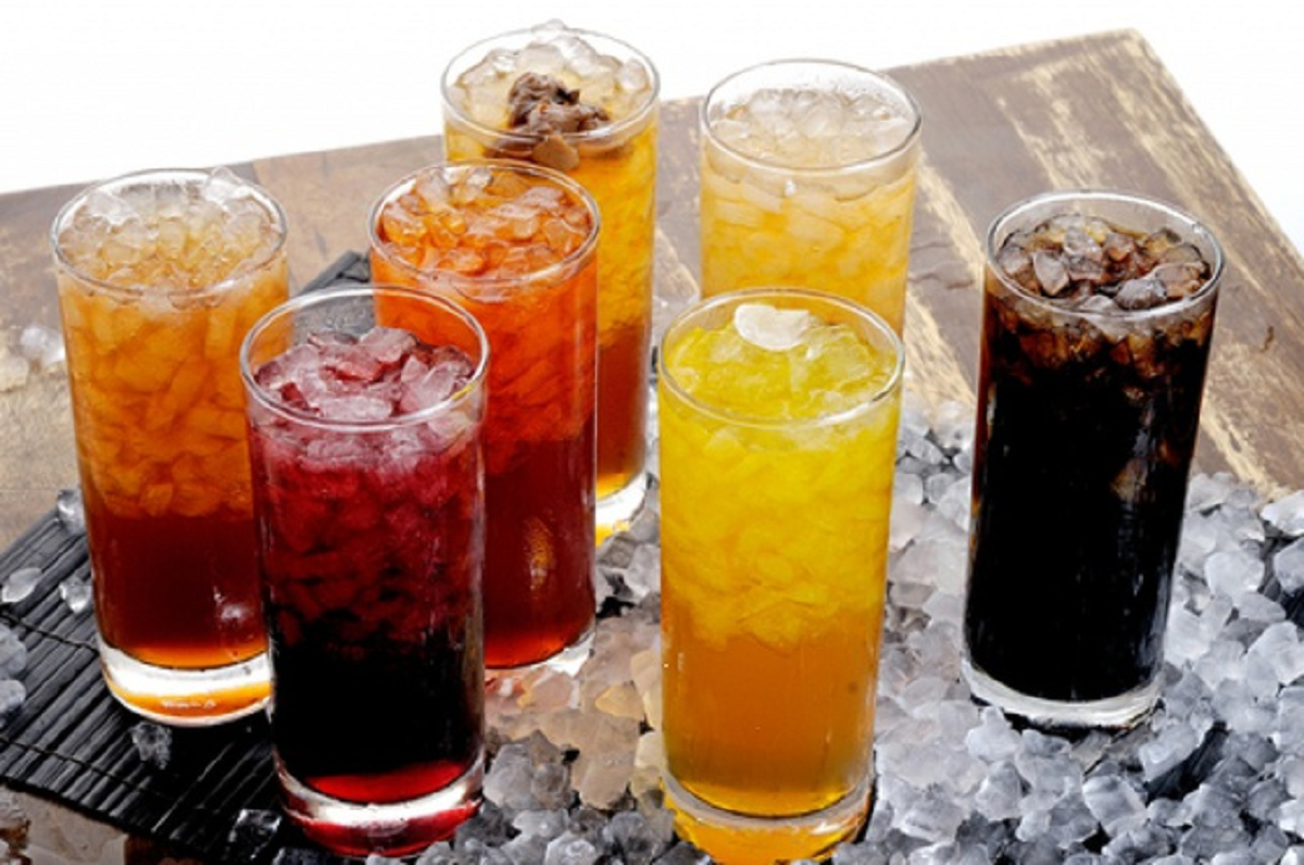 Người đ&agrave;n &ocirc;ng 35 tuổi &ldquo;gan trắng xo&aacute;&rdquo; chỉ v&igrave; uống loại nước "vạn người m&ecirc;" mỗi ng&agrave;y- Ảnh 1.
