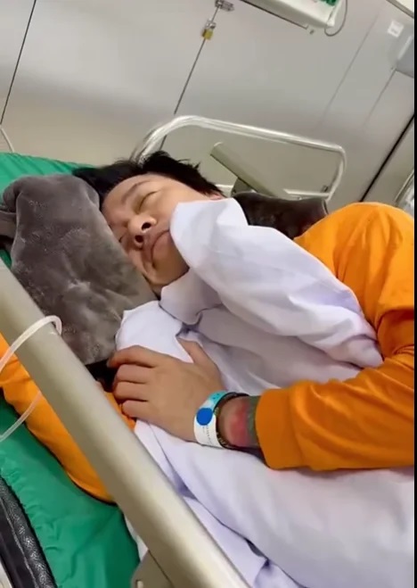 Tuấn Hưng có dấu hiệu tự kỷ, trầm cảm nhẹ- Ảnh 1. Tuấn Hưng có dấu hiệu tự kỷ, trầm cảm nhẹ- Ảnh 1.