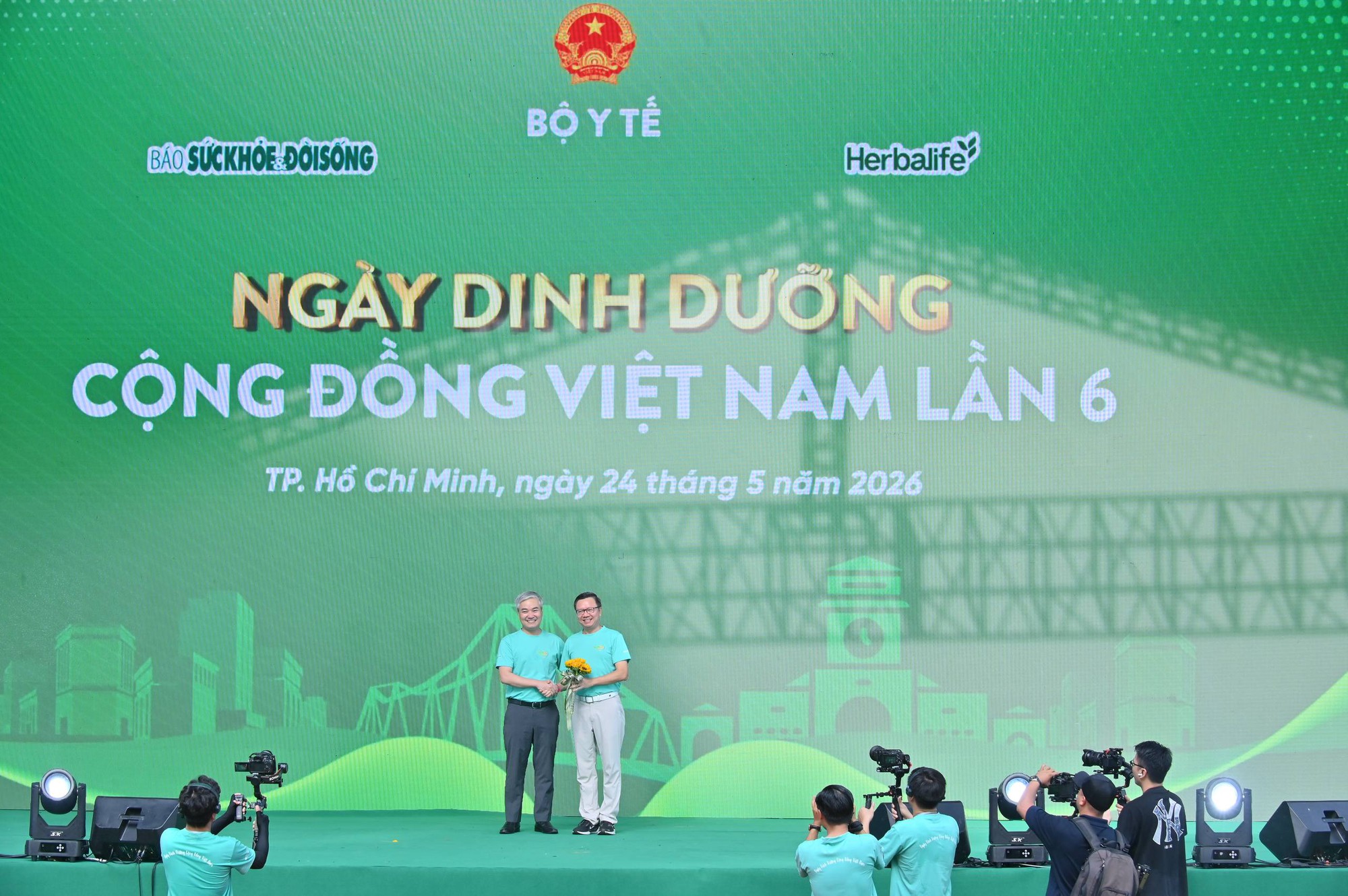 Qua 6 mùa Ngày Dinh dưỡng cộng đồng Việt Nam: Gần 10.000 người dân được tư vấn sức khỏe, dinh dưỡng miễn phí - Ảnh 3. Qua 6 mùa Ngày Dinh dưỡng cộng đồng Việt Nam: Gần 10.000 người dân được tư vấn sức khỏe, dinh dưỡng miễn phí - Ảnh 3.