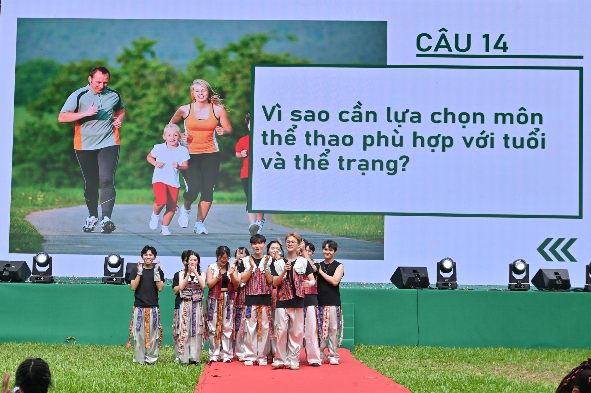 Qua 6 mùa Ngày Dinh dưỡng cộng đồng Việt Nam: Gần 10.000 người dân được tư vấn sức khỏe, dinh dưỡng miễn phí - Ảnh 7. Qua 6 mùa Ngày Dinh dưỡng cộng đồng Việt Nam: Gần 10.000 người dân được tư vấn sức khỏe, dinh dưỡng miễn phí - Ảnh 7.