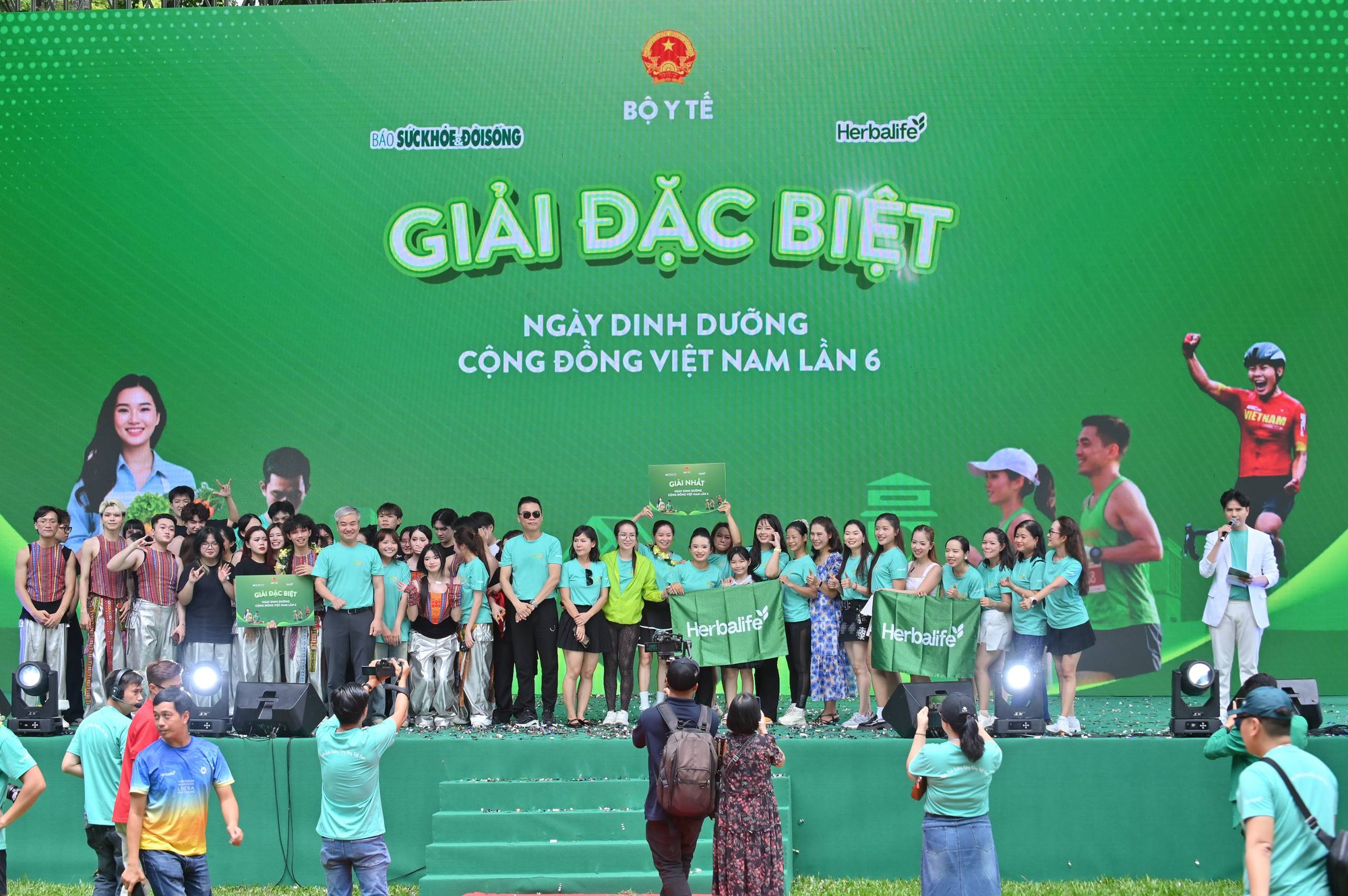 Qua 6 mùa Ngày Dinh dưỡng cộng đồng Việt Nam: Gần 10.000 người dân được tư vấn sức khỏe, dinh dưỡng miễn phí - Ảnh 8. Qua 6 mùa Ngày Dinh dưỡng cộng đồng Việt Nam: Gần 10.000 người dân được tư vấn sức khỏe, dinh dưỡng miễn phí - Ảnh 8.