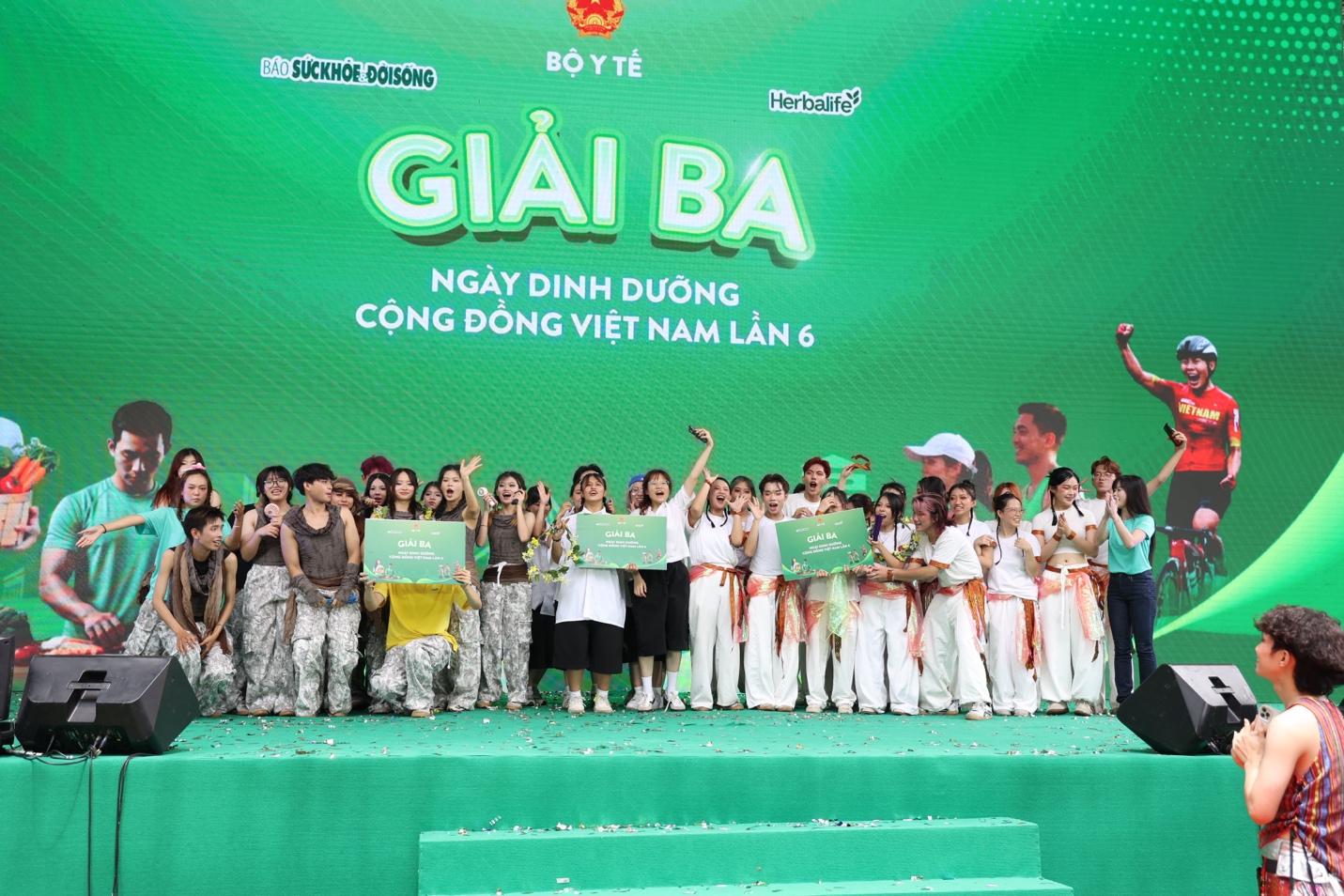 Qua 6 mùa Ngày Dinh dưỡng cộng đồng Việt Nam: Gần 10.000 người dân được tư vấn sức khỏe, dinh dưỡng miễn phí - Ảnh 10. Qua 6 mùa Ngày Dinh dưỡng cộng đồng Việt Nam: Gần 10.000 người dân được tư vấn sức khỏe, dinh dưỡng miễn phí - Ảnh 10.