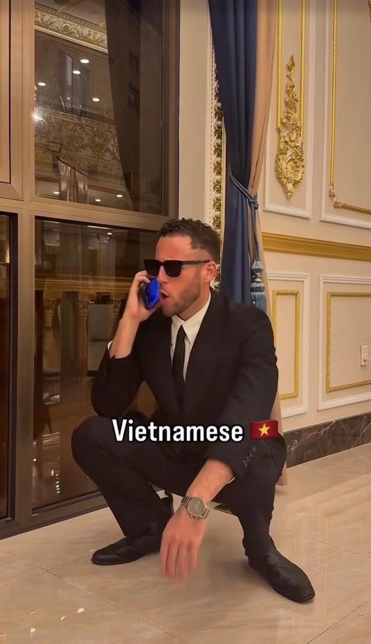 Kh&aacute;ch T&acirc;y bất ngờ trước cảnh người Việt rần rần ra đường h&uacute;p hủ tiếu g&otilde; l&uacute;c 12 giờ đ&ecirc;m- Ảnh 7.
