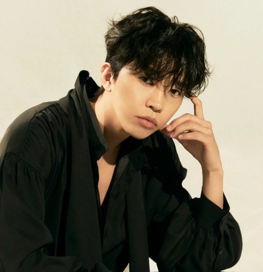 Nam ca sĩ vừa được vinh danh trong top nh&acirc;n vật quyền lực nhất H&agrave;n Quốc: &ldquo;Con cưng quốc d&acirc;n&rdquo; khiến BTS cũng phải chịu thua - Ảnh 5.