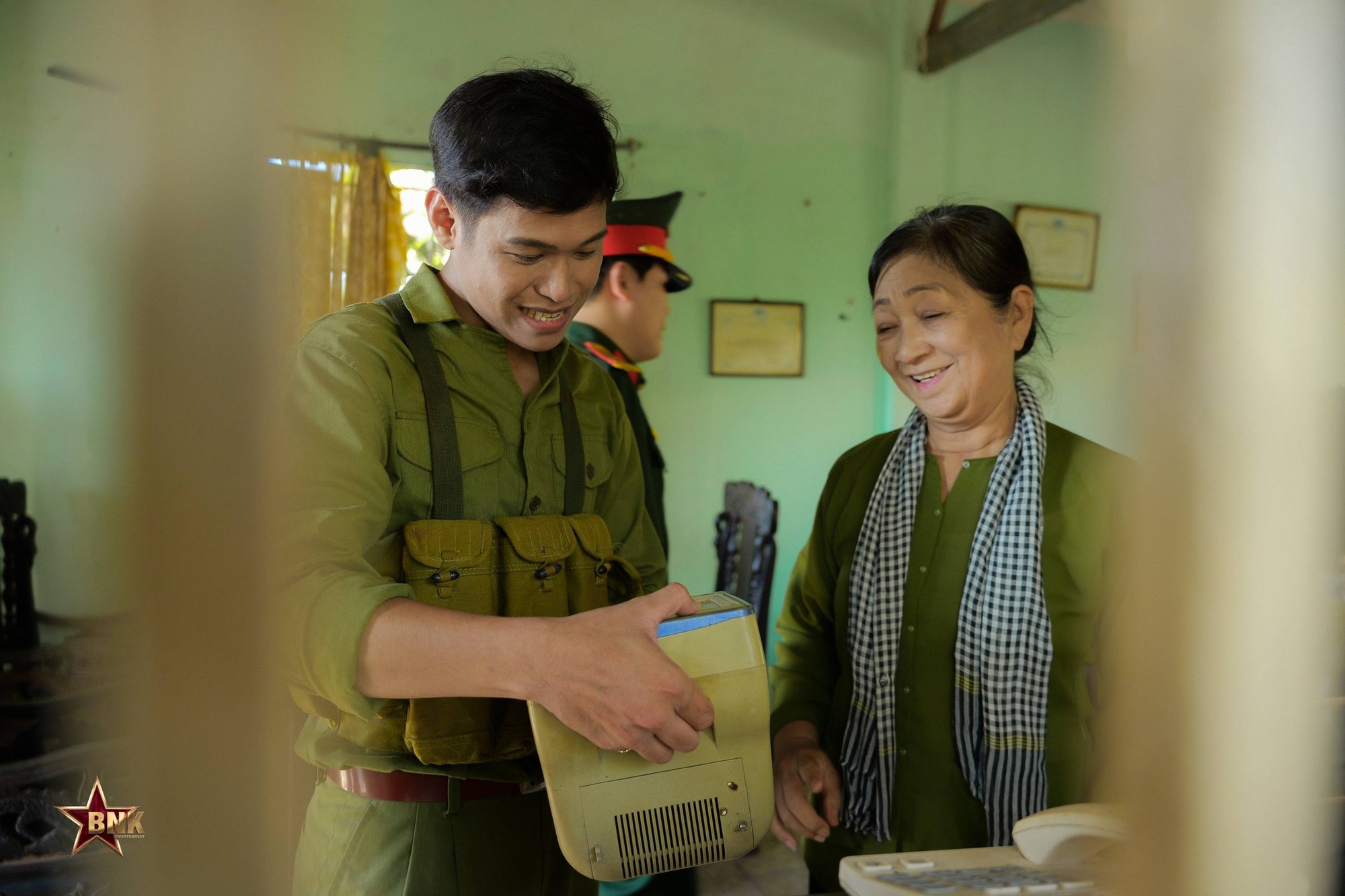Nghệ sĩ xuất th&acirc;n miền T&acirc;y bị ung thư, nay t&aacute;i xuất rực rỡ với bản hit về qu&acirc;n nh&acirc;n hot cả nước- Ảnh 3.