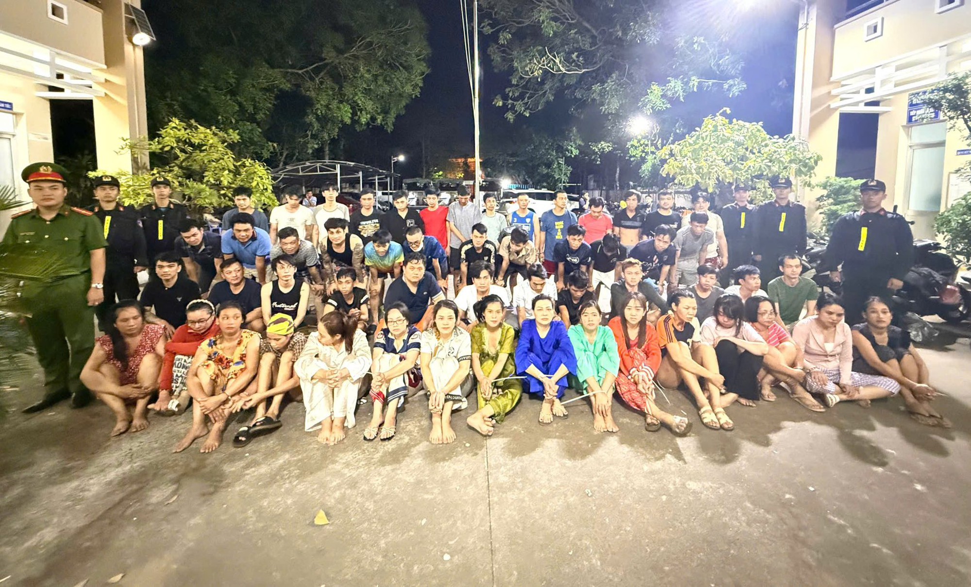 Hơn 170 đối tượng tội phạm ma t&uacute;y nguy hiểm sa lưới tr&ecirc;n địa b&agrave;n TP.HCM- Ảnh 2.