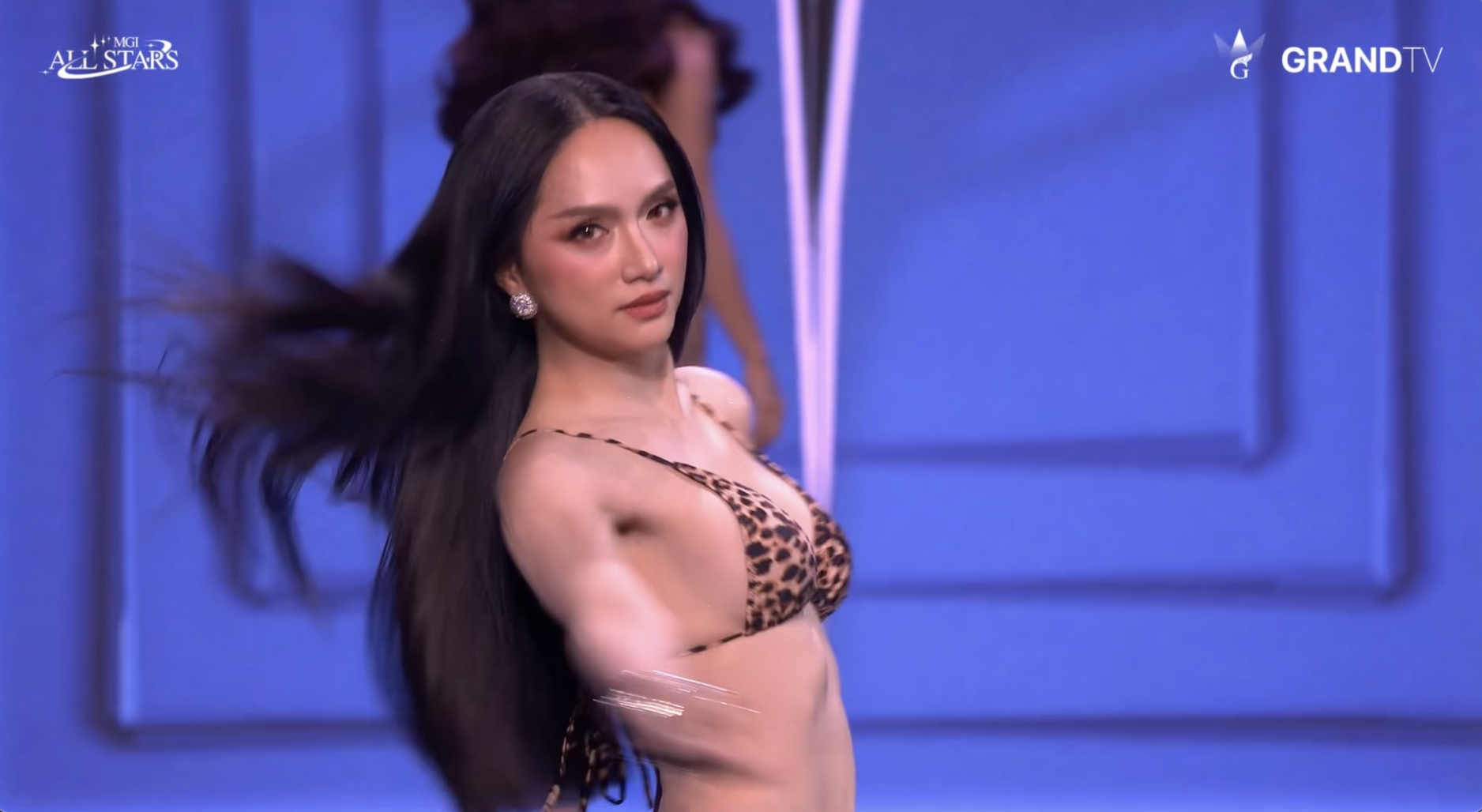 B&aacute;n kết 2 Miss Grand: Hương Giang bung skill thi bikini, nhận điểm số bất ngờ từ gi&aacute;m khảo kh&oacute; t&iacute;nh- Ảnh 4.