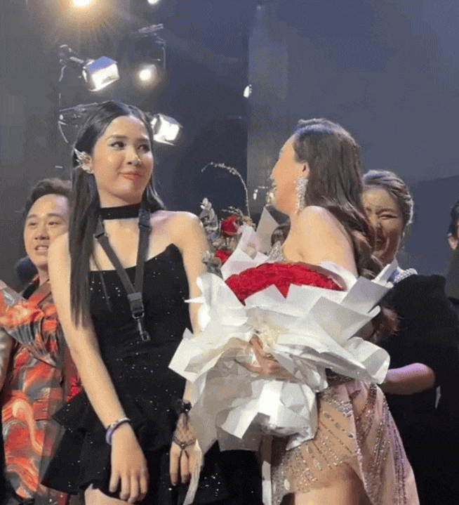 Việt Nam c&oacute; ph&uacute; b&agrave; h&aacute;t "thần sầu" l&agrave; thủ khoa trường qu&acirc;n đội, từng bị 1 diva mắng tr&ecirc;n truyền h&igrave;nh- Ảnh 6.