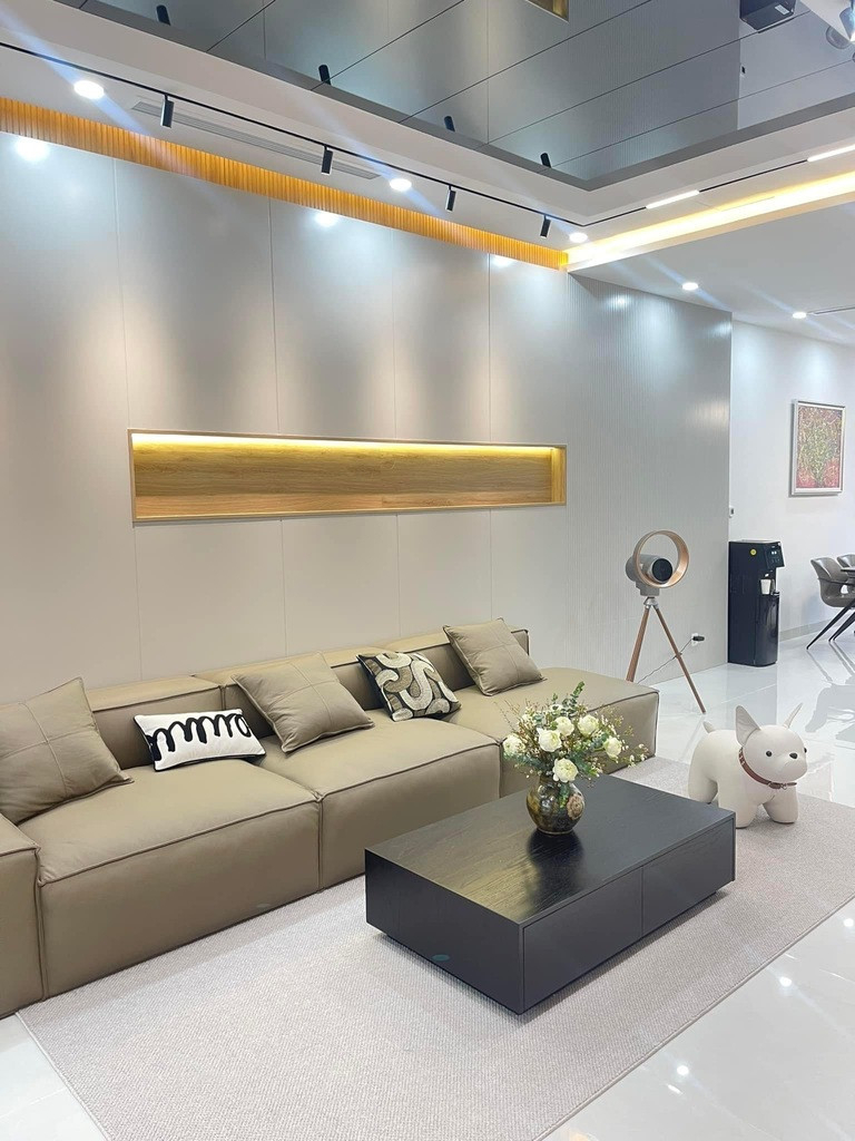 Nam nghệ sĩ U40 cưới vợ đẹp như "bạch nguyệt quang": Sở hữu nh&agrave; 3 tầng ở Nha Trang chill như resort ri&ecirc;ng- Ảnh 4.