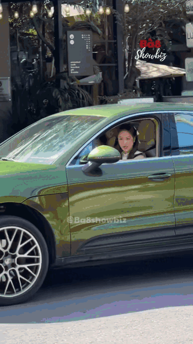 Mỹ nh&acirc;n showbiz l&aacute;i Porsche 5 tỷ: Gương mặt xinh ph&aacute;t s&aacute;ng, style đời thường 0 điểm ch&ecirc;- Ảnh 1.