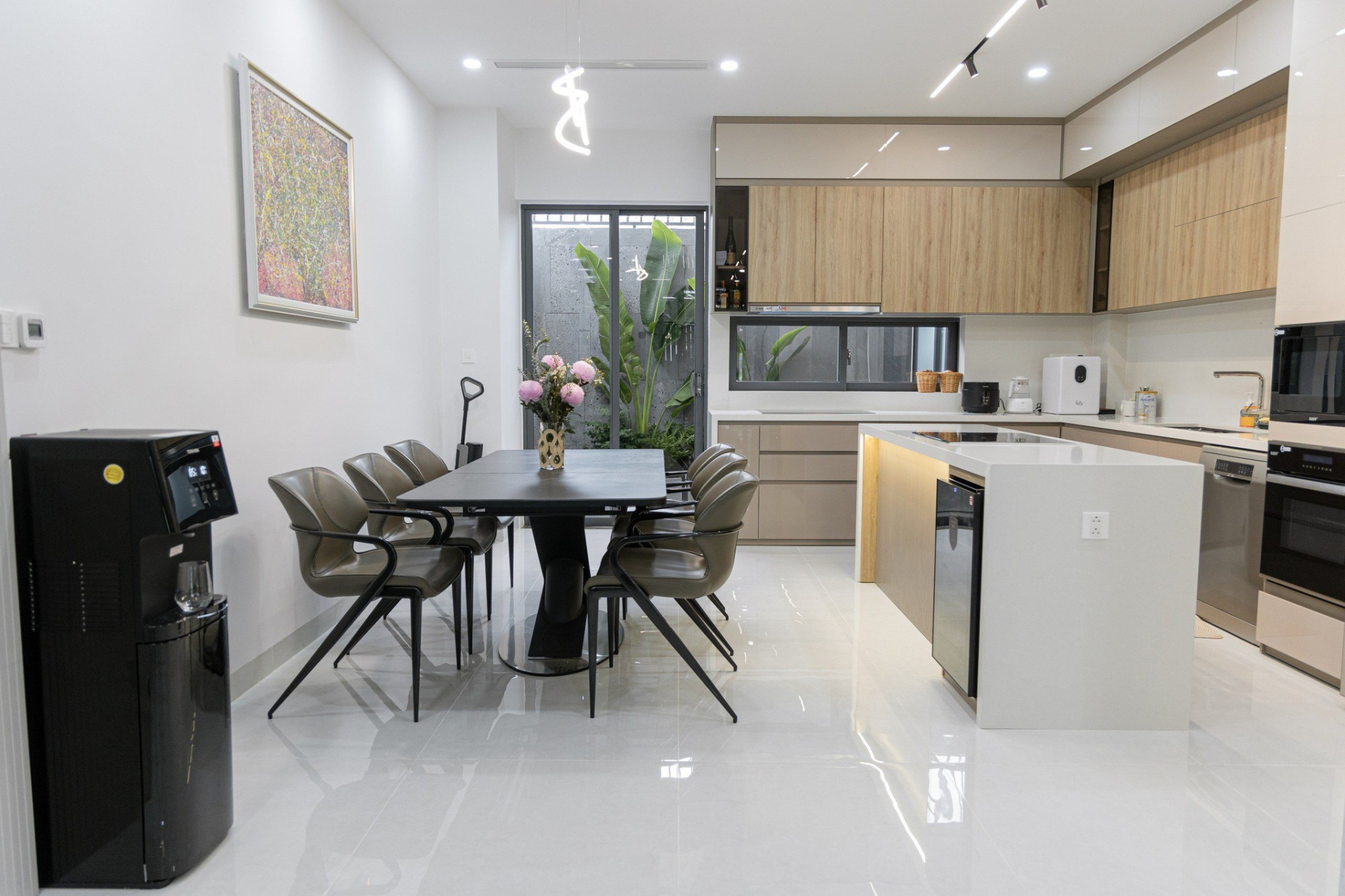 Nam nghệ sĩ U40 cưới vợ đẹp như "bạch nguyệt quang": Sở hữu nh&agrave; 3 tầng ở Nha Trang chill như resort ri&ecirc;ng- Ảnh 8.