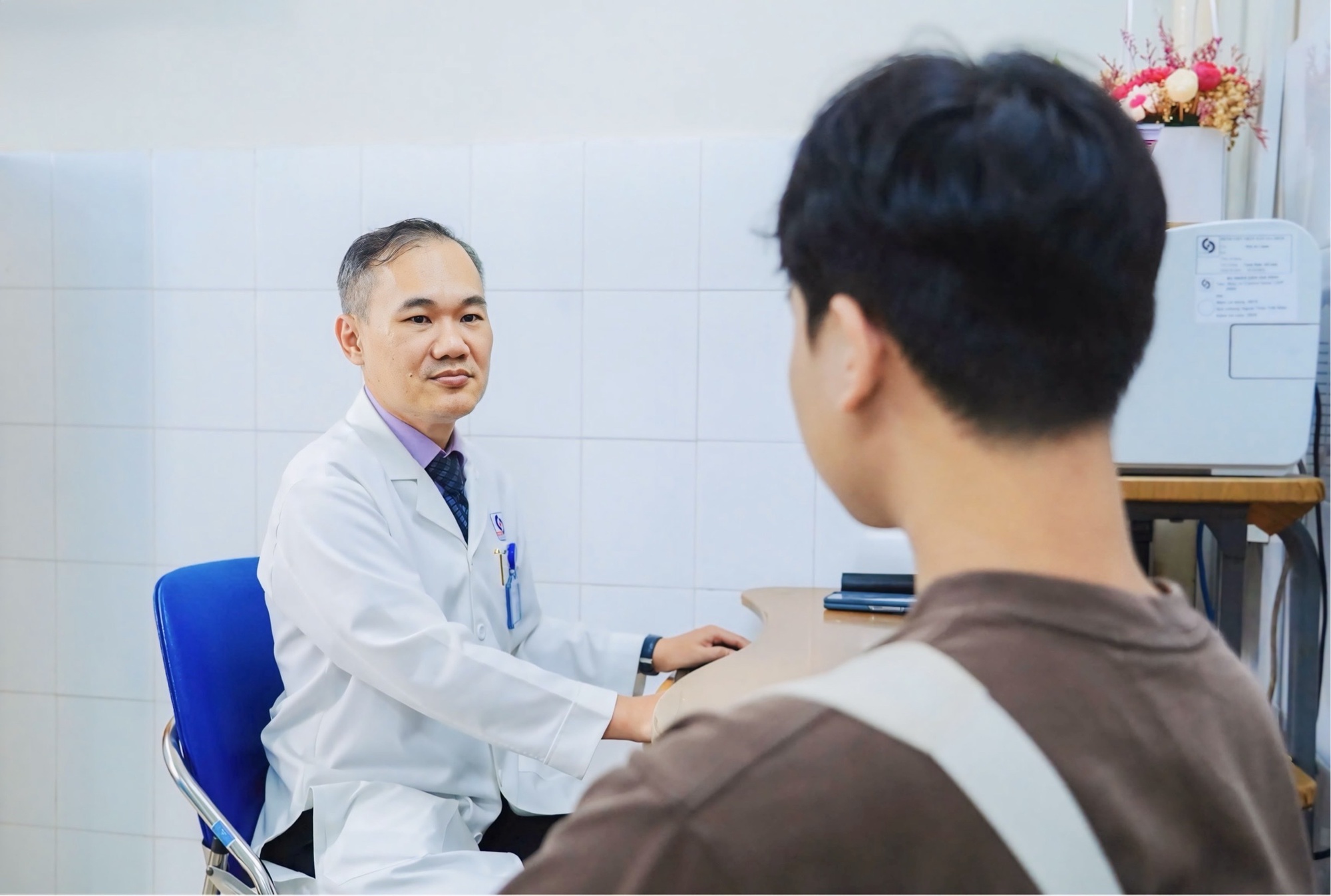 Căng thẳng, stress&hellip; l&agrave;m nhiều người trẻ &ldquo;tr&ecirc;n bảo dưới kh&ocirc;ng nghe&rdquo; - Ảnh 1.