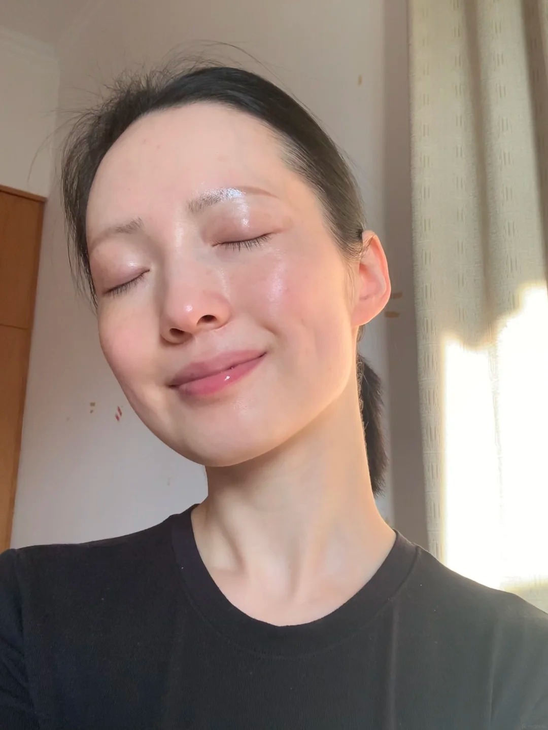 35 tuổi vẫn tự tin để mặt mộc: T&ocirc;i nhận ra chống l&atilde;o h&oacute;a kh&ocirc;ng bắt đầu từ serum đắt tiền - Ảnh 4.