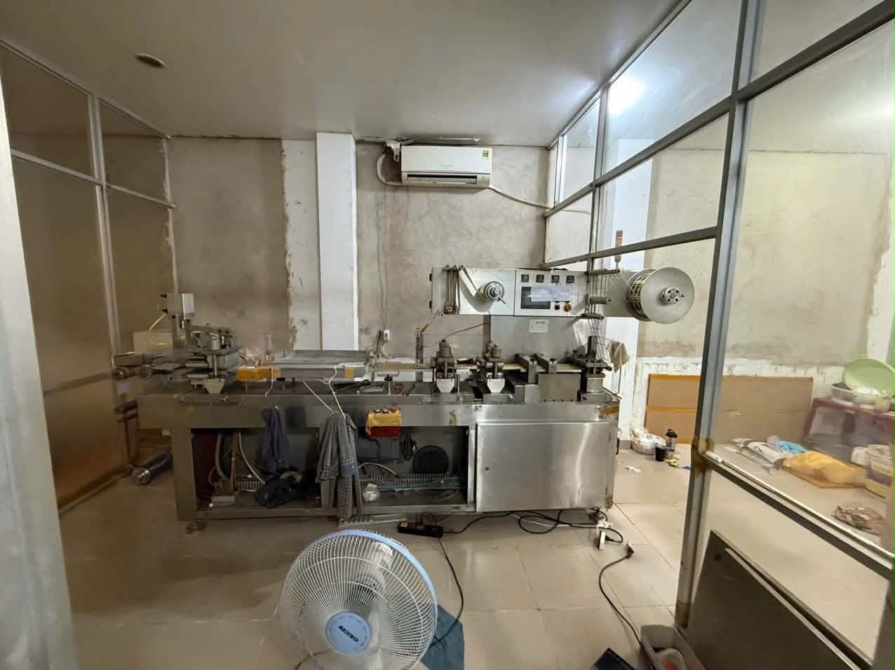 Đột kích nhà thuốc đông y lớn ở TP.HCM, lật tẩy đường dây bán thuốc cấm thu về hơn 10 tỷ đồng- Ảnh 4. Đột kích nhà thuốc đông y lớn ở TP.HCM, lật tẩy đường dây bán thuốc cấm thu về hơn 10 tỷ đồng- Ảnh 4.