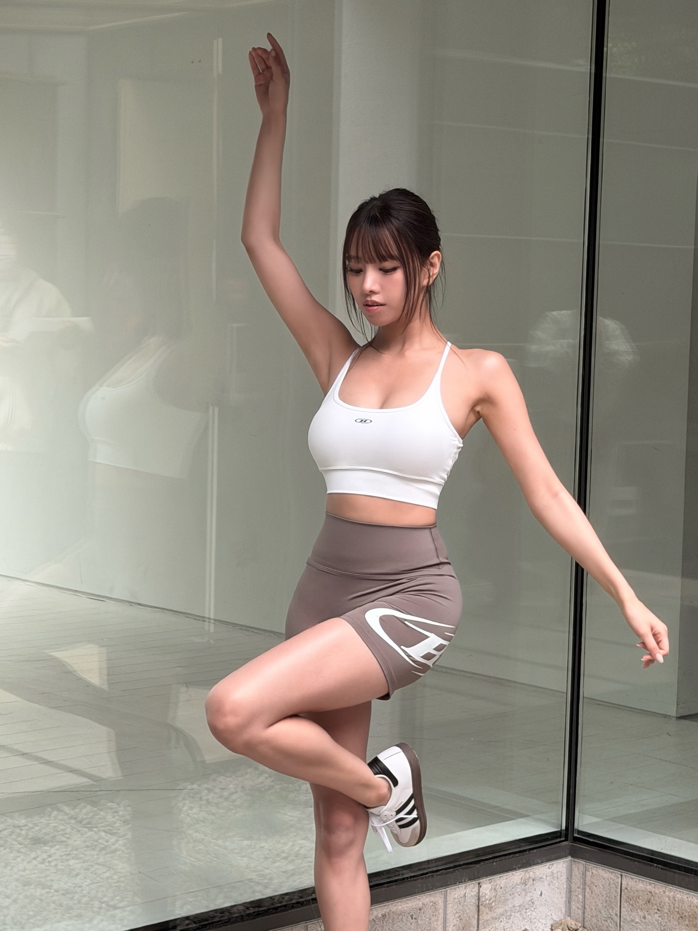 V&oacute;c d&aacute;ng ch&acirc;n thực của Lisa thế hệ mới- Ảnh 1.