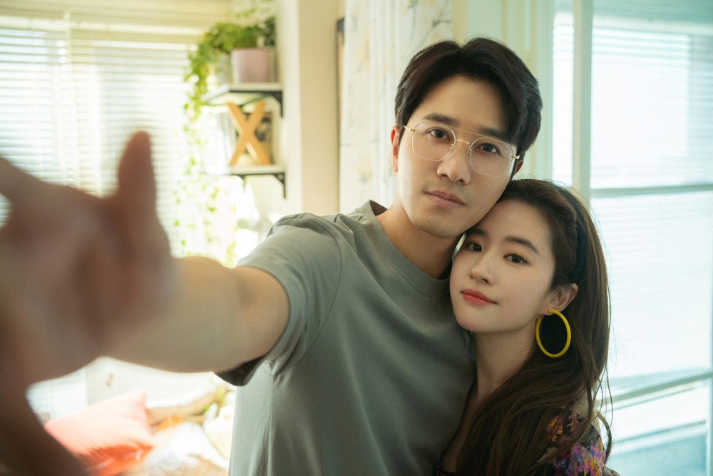Hot nhất Weibo: Lưu Diệc Phi v&agrave; mỹ nam C&acirc;u Chuyện Hoa Hồng lộ bằng chứng phim giả t&igrave;nh thật kh&oacute; chối c&atilde;i- Ảnh 1.