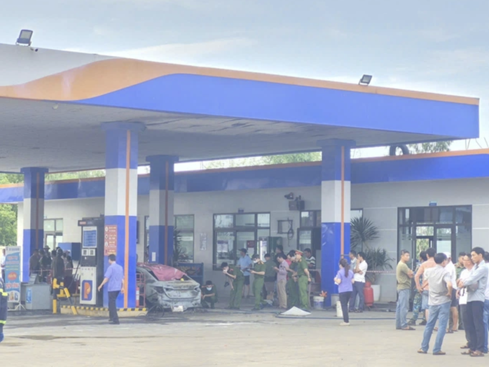 Góc nhìn khác trong vụ cháy xe ở cây xăng khiến 2 người tử vong - Ảnh 1.