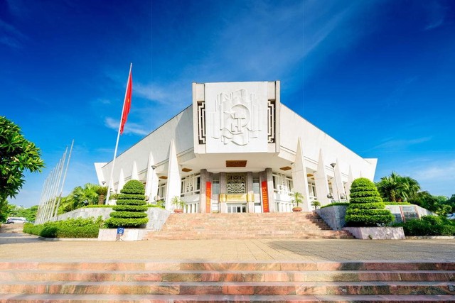 Tin rất vui: Bộ Nội Vụ chốt lịch nghỉ lễ sắp tới, người dân Việt Nam sẽ được nghỉ gần 1 tuần- Ảnh 3.
