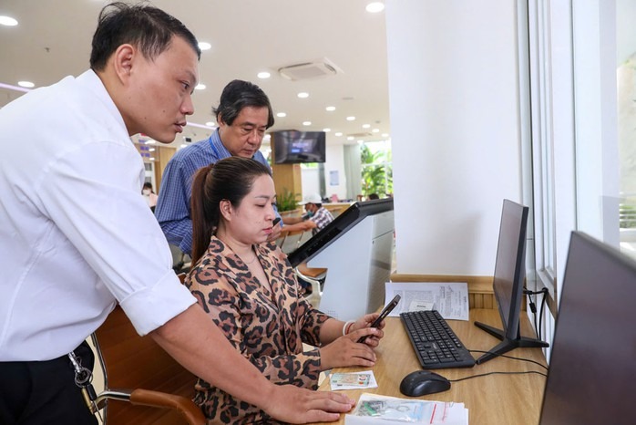Nhìn lại 10 lần tăng lương cơ sở từ năm 2010, tăng mạnh 30% vào năm nào?  - Ảnh 1.