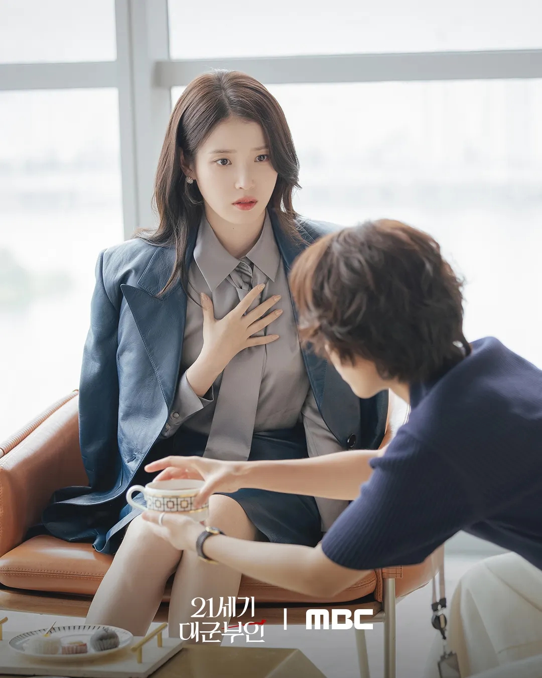 Bộ m&oacute;ng tr&ocirc;ng kh&ocirc;ng gi&agrave;u nổi của IU- Ảnh 8.