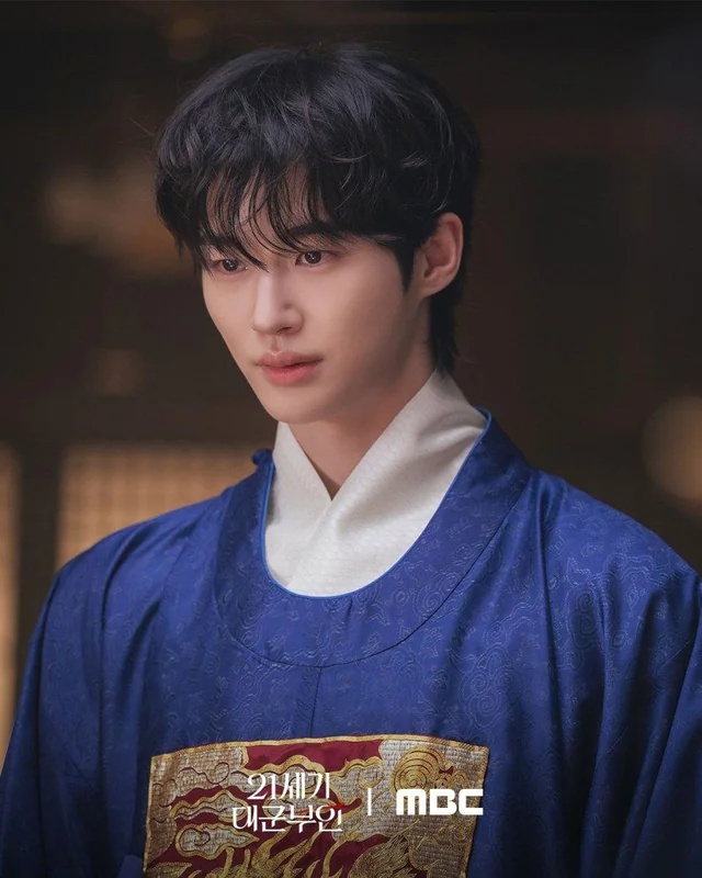 Byeon Woo Seok d&agrave;nh 2 năm để đi thụt l&ugrave;i- Ảnh 11.