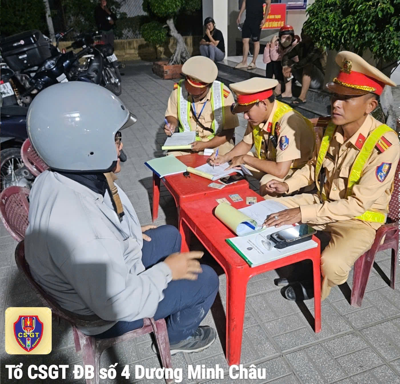 Tây Ninh kiểm tra hơn 4 . 000 Xe , gần 150 vi phạm nồng độ cồn trong lễ hội 2026 - Ảnh 1.