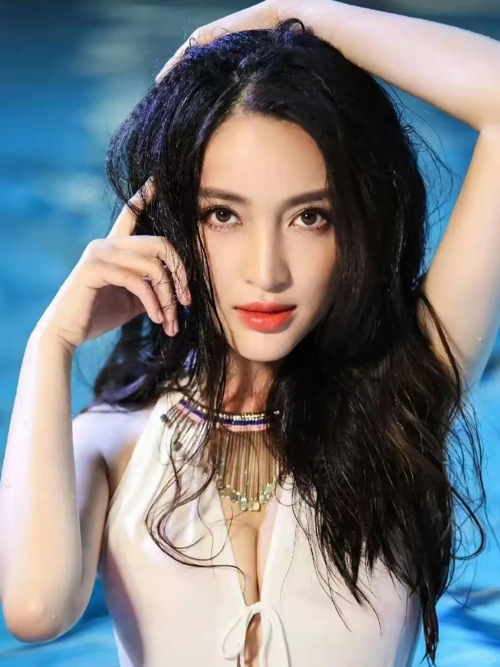 Mỹ nh&acirc;n Hoa ngữ "phim giả t&igrave;nh thật" 2 năm với nam thần Vbiz: Đẹp ngang ngửa Lưu Diệc Phi, từng l&agrave;m n&ecirc;n lịch sử tại LHP C&aacute;nh Diều V&agrave;ng- Ảnh 1.