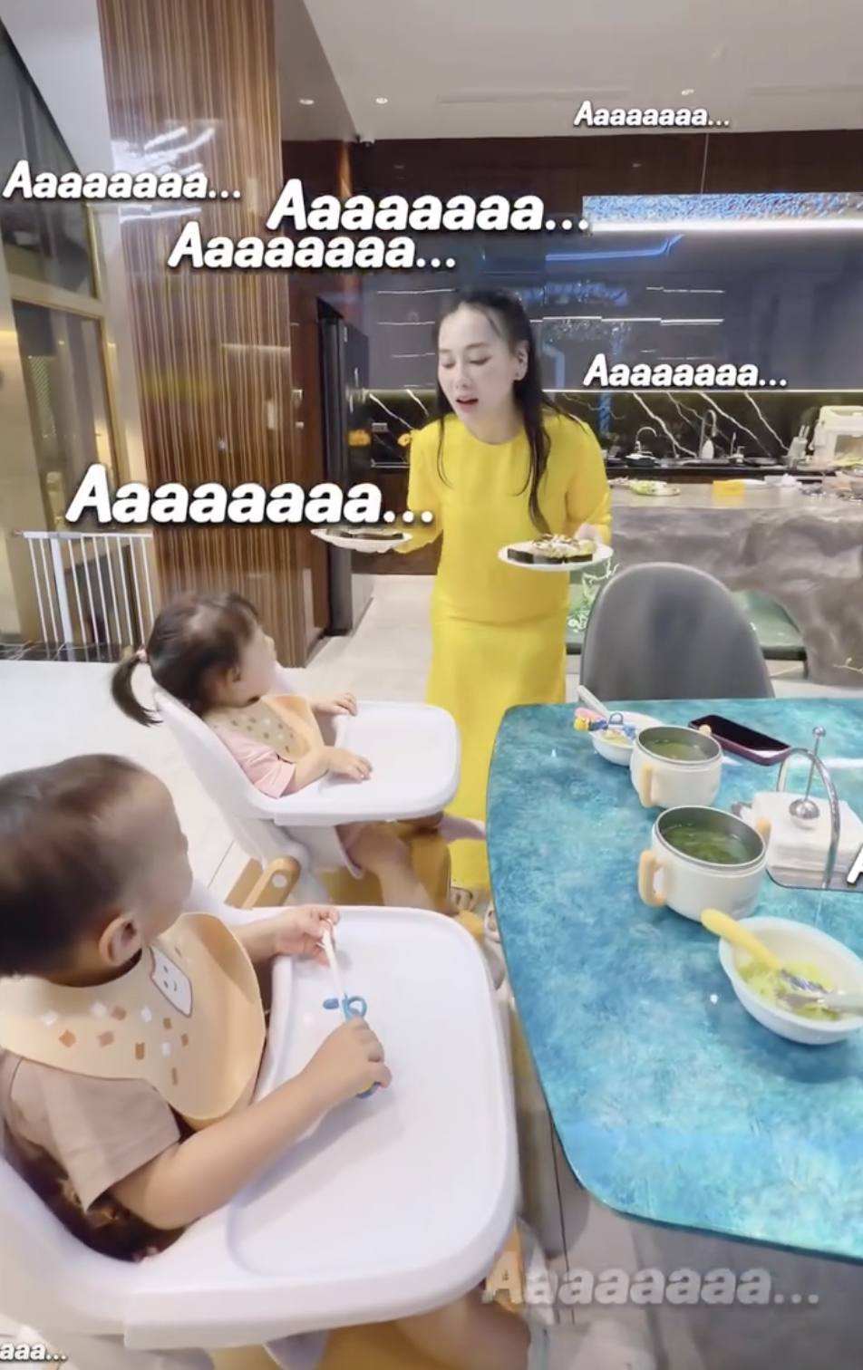 Phương Oanh hiện tại: Sống trong biệt thự, một m&igrave;nh đối diện với những "cơn b&atilde;o" của 2 con- Ảnh 4.