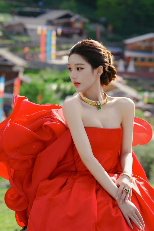 Triệu Lộ Tư khiến Lưu Thi Thi bị l&eacute;p vế- Ảnh 4.