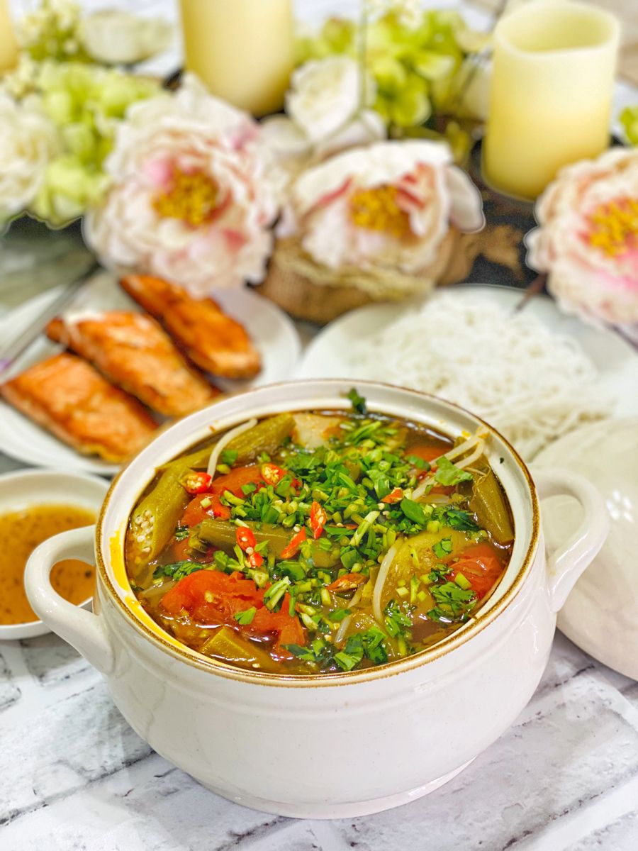 Cuối tuần nắng n&oacute;ng l&agrave;m ngay b&aacute;t canh chua hải sản kiểu n&agrave;y: Nước ngọt thanh m&aacute;t ruột, đ&aacute;nh tan mệt mỏi oi bức- Ảnh 2.