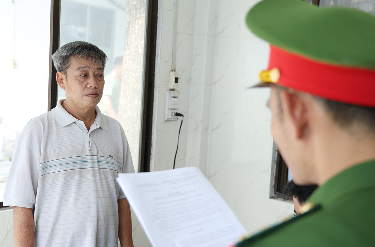 Ph&aacute;t hiện 7 người li&ecirc;n tục chuyển khoản tổng cộng hơn 80 tỷ đồng cho người đ&agrave;n &ocirc;ng SN 1976- Ảnh 2.
