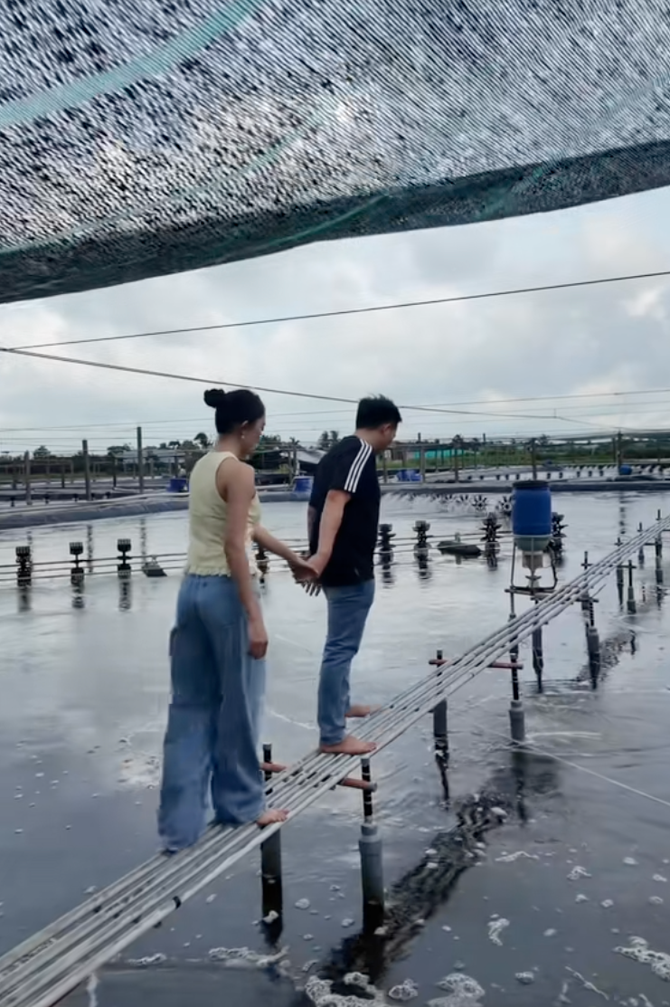 C&ocirc; g&aacute;i tỉnh lẻ th&agrave;nh n&agrave;ng d&acirc;u nh&agrave; vựa t&ocirc;m 10.000m2: Duy&ecirc;n từ d&atilde;y nh&agrave; trọ sinh vi&ecirc;n, y&ecirc;u ch&agrave;ng thiếu gia m&agrave; chẳng hề hay biết- Ảnh 8.
