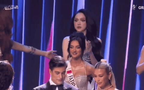 L&yacute; do Hương Giang ngơ ng&aacute;c, đứng bất động khi được gọi t&ecirc;n v&agrave;o Top 18 Miss Grand- Ảnh 1.