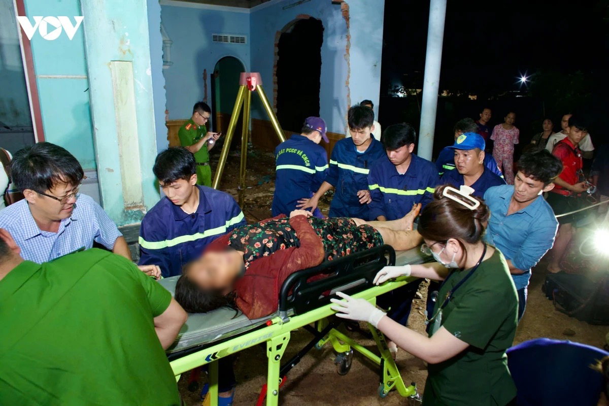 Người phụ nữ rơi xuống giếng s&acirc;u 30m tiết lộ điều gi&uacute;p b&agrave; trụ được 6 tiếng ở dưới nước, ngập trong b&oacute;ng tối - Ảnh 1.