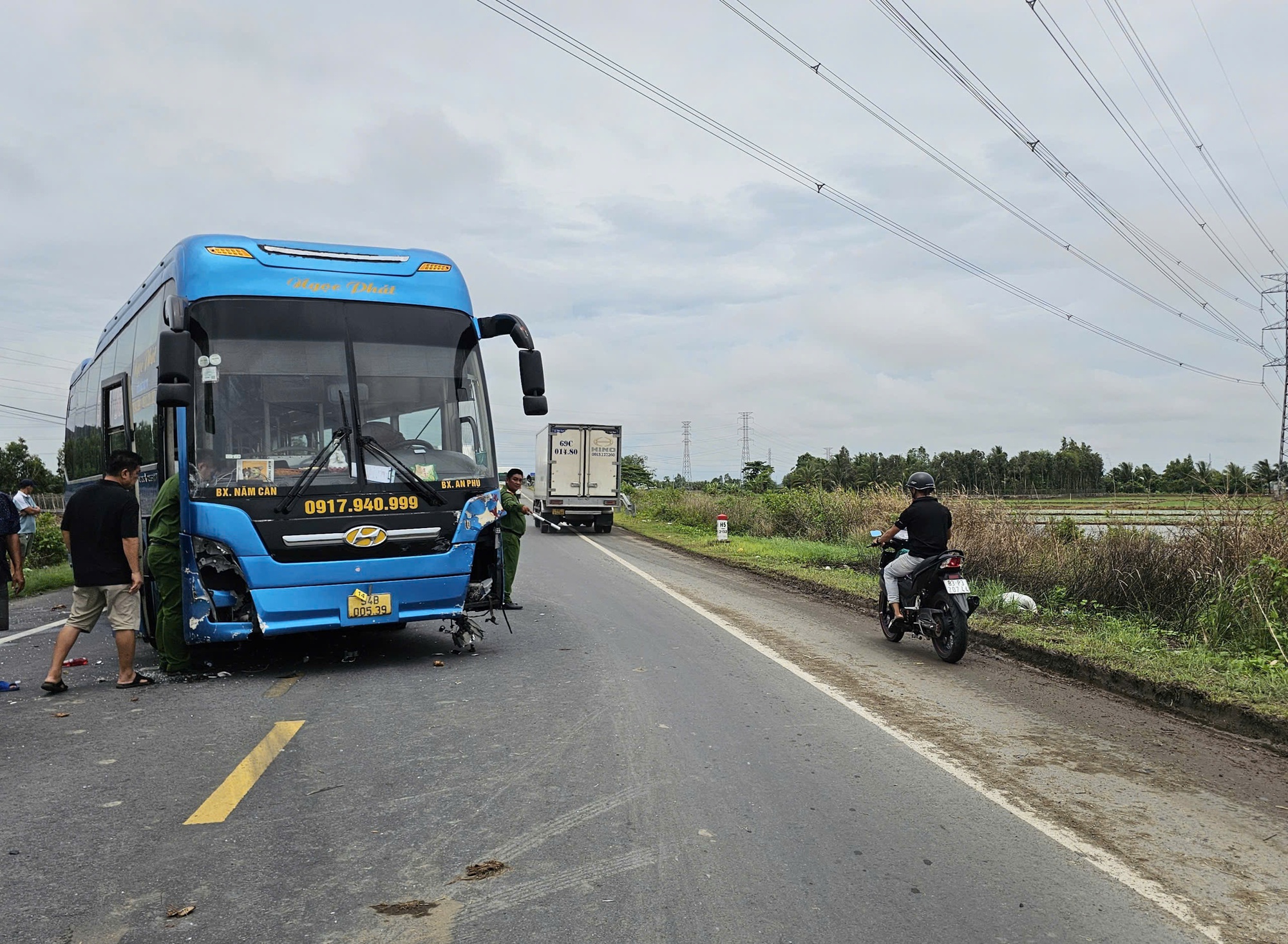 Cần Thơ: Tai nạn giao thông nghiêm trọng khiến 2 người tử vong , có thai phụ - Ảnh 1. Cần Thơ: Tai nạn giao thông nghiêm trọng khiến 2 người tử vong , có thai phụ - Ảnh 1.