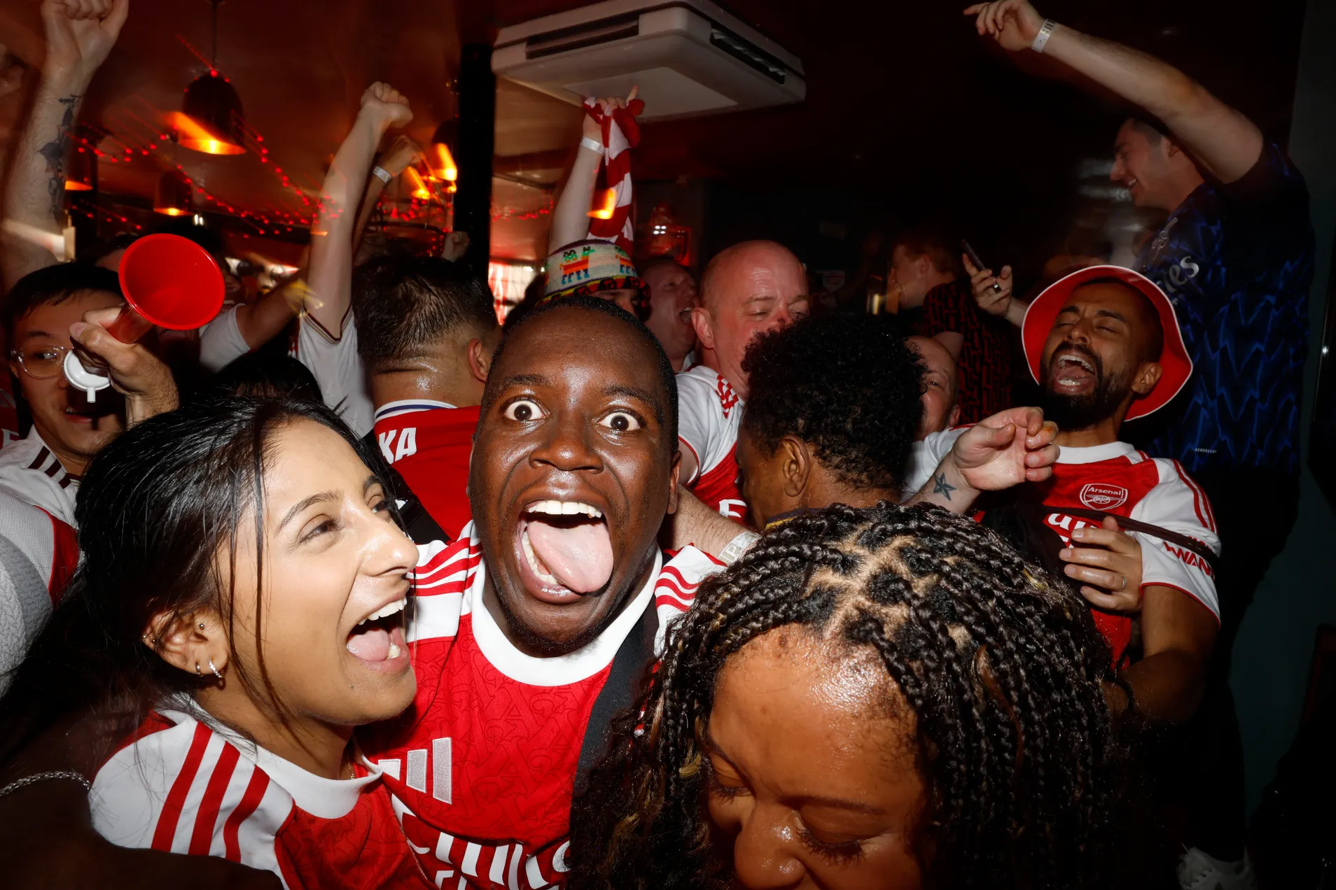 Arsenal nhận thất bại đau đớn sau loạt s&uacute;t lu&acirc;n lưu, PSG bảo vệ th&agrave;nh c&ocirc;ng ng&ocirc; v&ocirc; địch Champions League - Ảnh 16.
