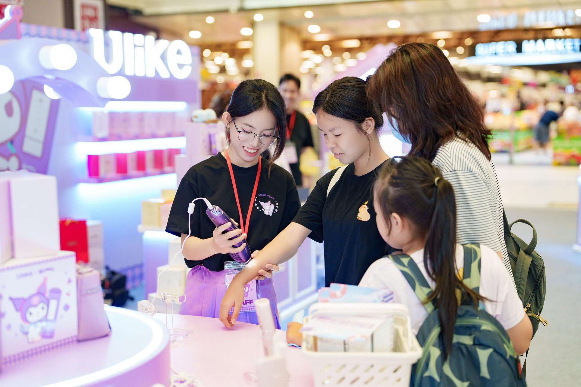Ulike "chơi lớn" mở trạm pop-up cực xịn tại Việt Nam- Ảnh 4.