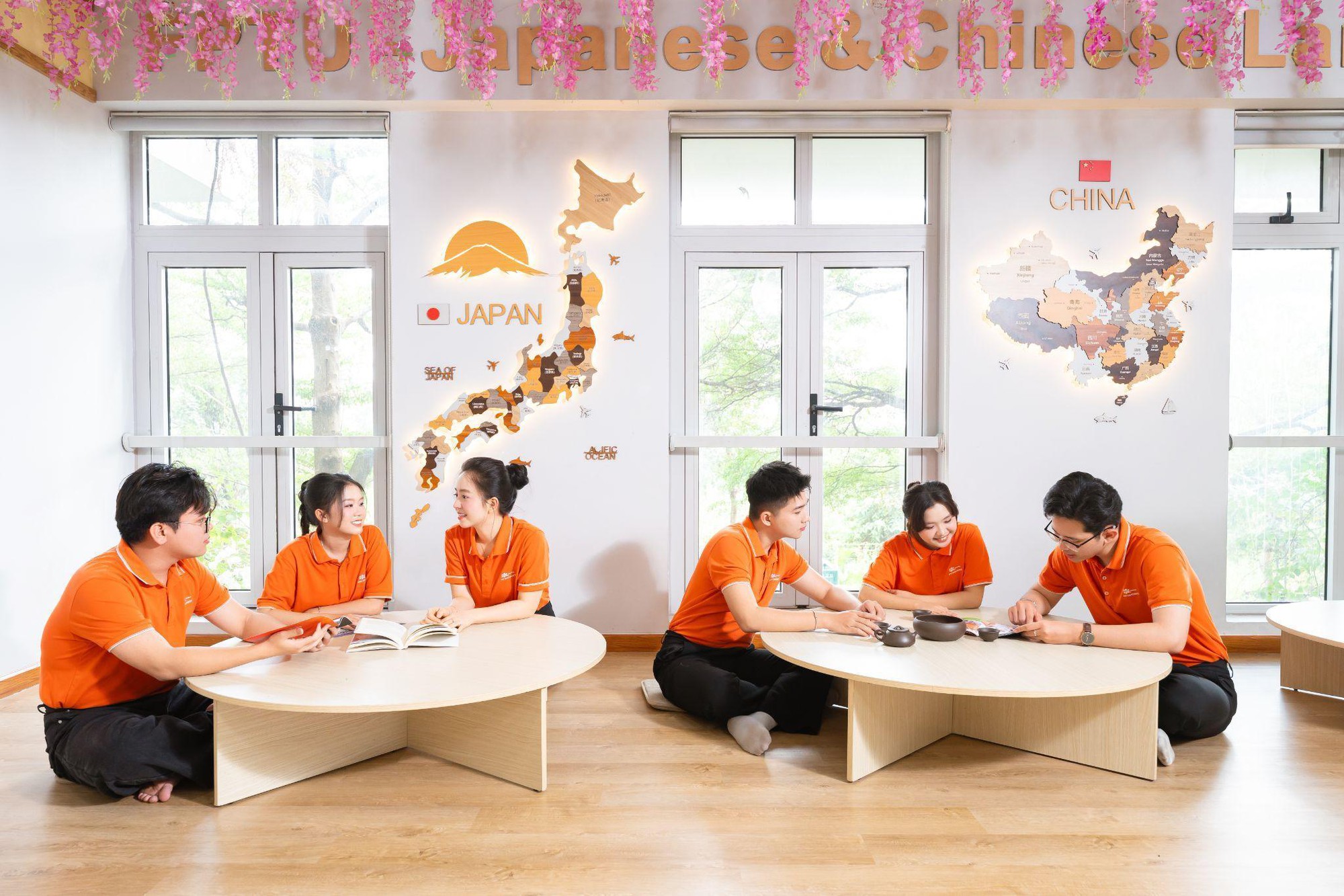 Từ lớp học 20 người đến chuẩn kiểm định ch&acirc;u &Acirc;u: H&agrave;nh tr&igrave;nh kh&aacute;c biệt của sinh vi&ecirc;n Ng&ocirc;n ngữ FPTU- Ảnh 2.