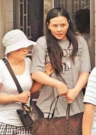 "N&agrave;ng thơ showbiz" 5 năm đi t&ugrave; 3 lần v&igrave; nghiện: Nay mắc ung thư t&aacute; tr&agrave;ng di căn, h&ocirc;n nh&acirc;n với chồng t&agrave;i xế cũng tan n&aacute;t- Ảnh 4.
