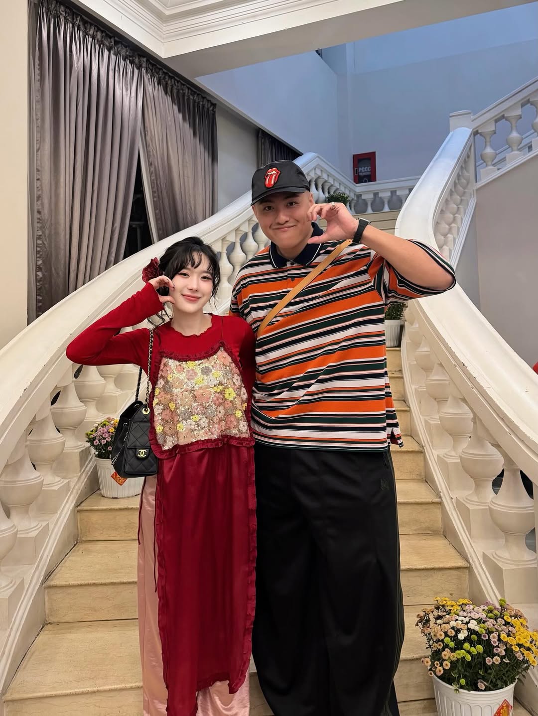 10 năm l&agrave;m d&acirc;u &ldquo;&ocirc;ng tr&ugrave;m&rdquo; được cưng như em b&eacute; của V&acirc;n Tiny: H&agrave;ng hiệu &ecirc; hề, du lịch kh&ocirc;ng nh&igrave;n gi&aacute; nhưng th&iacute;ch &ldquo;đếm tiền lẻ&rdquo;- Ảnh 2.