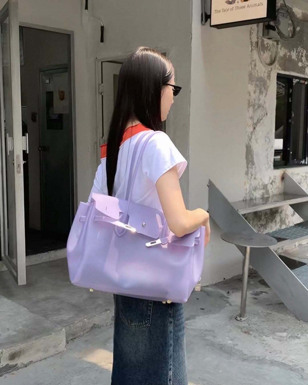 Chiếc "t&uacute;i thạch" đang khiến hội g&aacute;i xinh mặc đẹp ph&aacute;t sốt: Kiểu d&aacute;ng giống Herm&egrave;s Birkin nhưng gi&aacute; chỉ gần 2 triệu đồng- Ảnh 6.