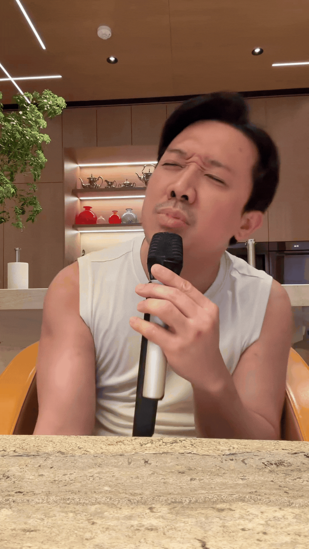 Clip 144 gi&acirc;y khiến cả c&otilde;i mạng "ngại gi&ugrave;m" Trấn Th&agrave;nh- Ảnh 2.