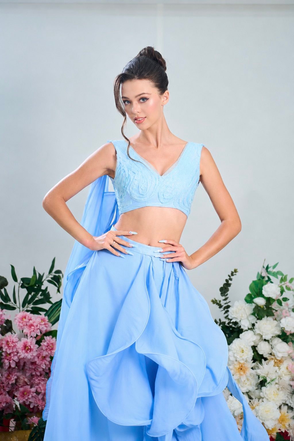 "Cam thường" bắt cận visual "búp bê sống" Ukraine khi cùng Tiến Dũng ra sân bóng, có xinh nhất làng bóng đá như lời đồn?- Ảnh 4. "Cam thường" bắt cận visual "búp bê sống" Ukraine khi cùng Tiến Dũng ra sân bóng, có xinh nhất làng bóng đá như lời đồn?- Ảnh 4.