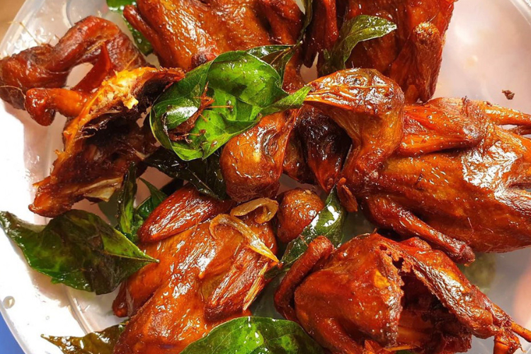 Kh&aacute;ch T&acirc;y đến Việt Nam chi 300.000 đồng cho 2 con chim c&acirc;u vỉa h&egrave;, khen ngon như bữa tiệc thịnh soạn- Ảnh 4.