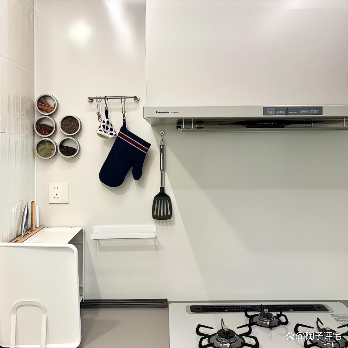C&ugrave;ng sửa bếp, t&ocirc;i chi nhiều hơn h&agrave;ng x&oacute;m gần 35 triệu đồng - đến khi dọn v&agrave;o ở mới thấy: C&oacute; những khoản &ldquo;đắt&rdquo; nhưng đ&aacute;ng từng đồng- Ảnh 2.