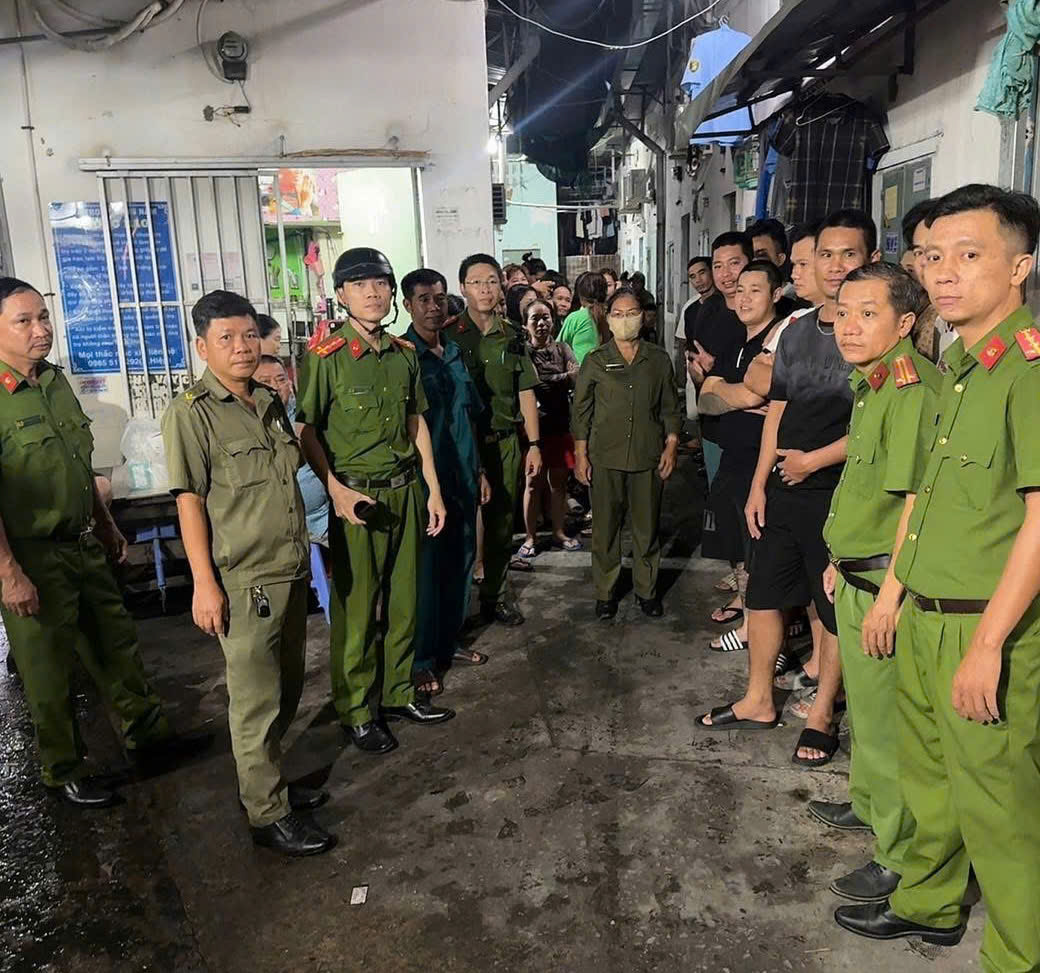 Kiểm tra ma t&uacute;y Dĩ An ph&aacute;t hiện 2 người dương t&iacute;nh tại phường đ&ocirc;ng d&acirc;n TPHCM - Ảnh 1.