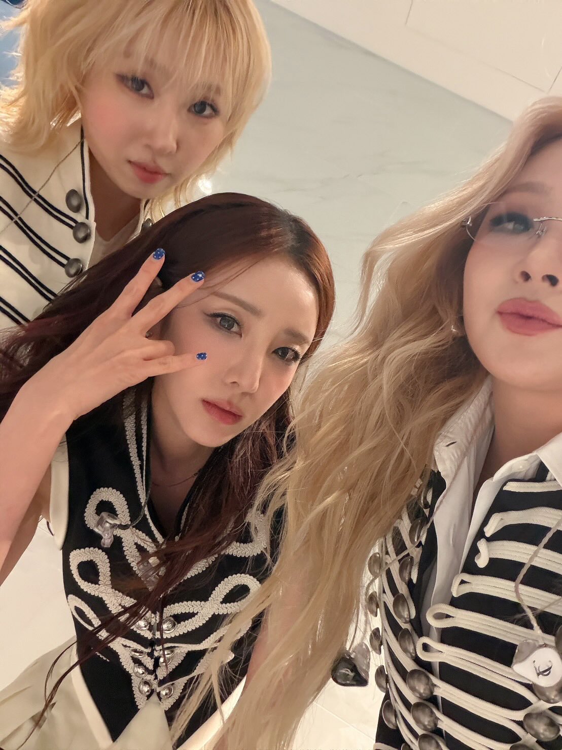 2NE1 cạch mặt Park Bom sau ồn &agrave;o, chỉ 3 người th&ocirc;i vẫn vui hết nấc- Ảnh 2.