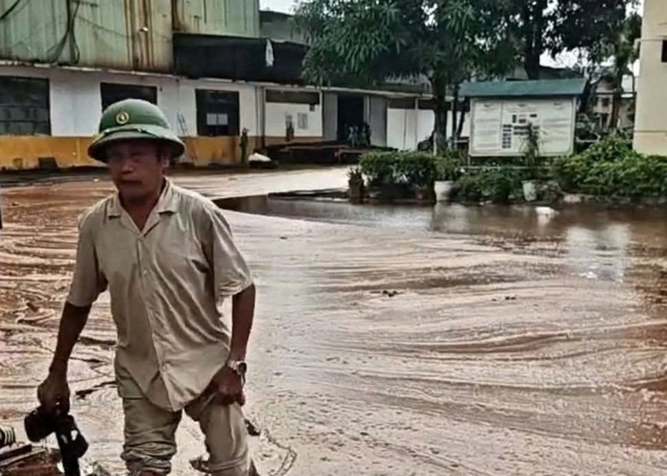 Th&ocirc;ng tin mới vụ s&eacute;t đ&aacute;nh tr&uacute;ng nh&agrave; m&aacute;y đường, gần 2.000 tấn mật m&iacute;a tr&agrave;n ra ngo&agrave;i - Ảnh 2.