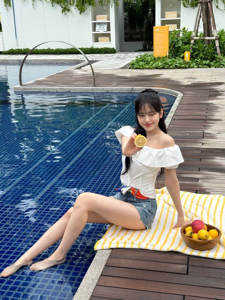 Ai l&agrave; người sở hữu đ&ocirc;i ch&acirc;n đẹp nhất Kpop, đến c&ocirc;ng ch&uacute;a trong giới cũng phải thua?- Ảnh 3.