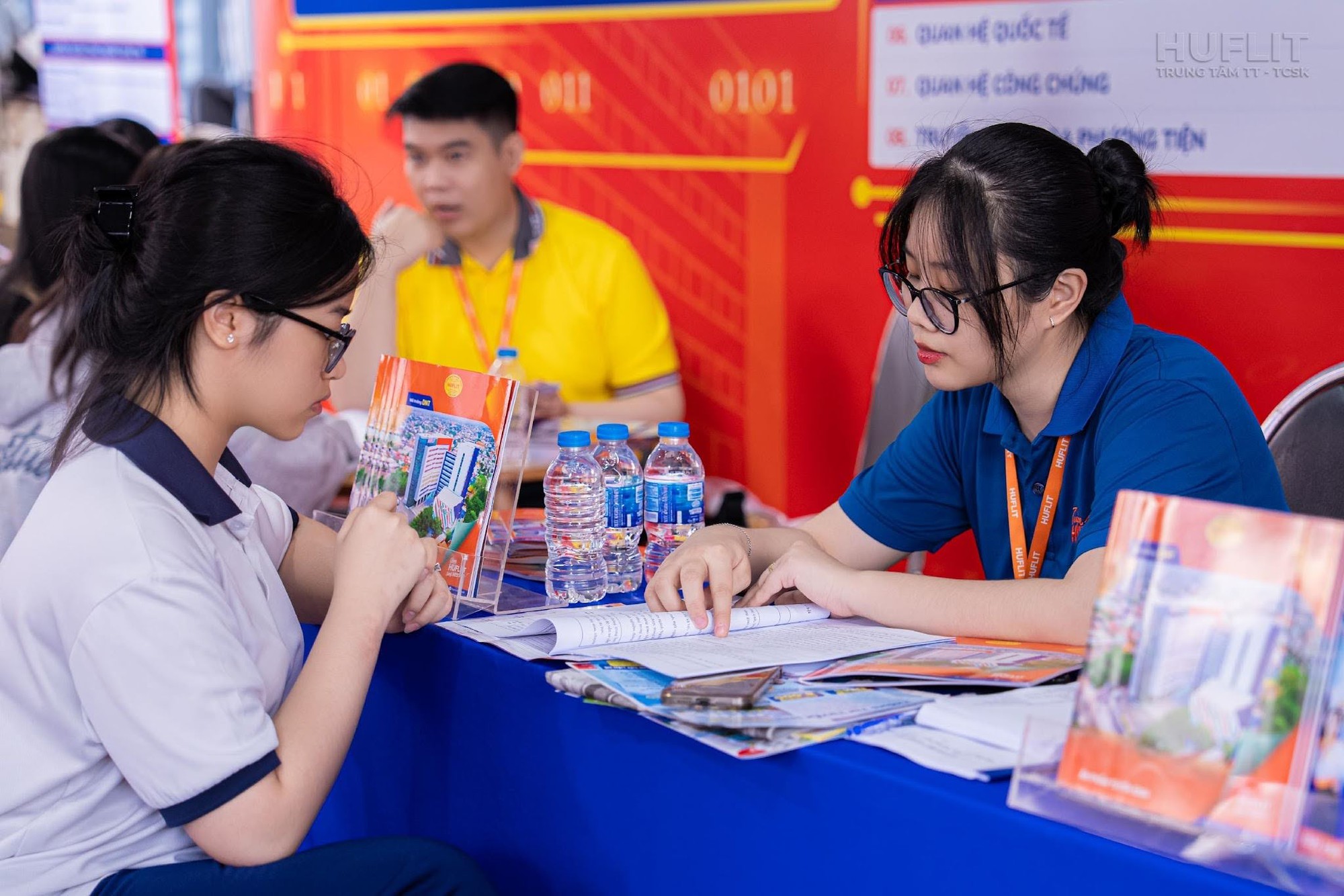 HUFLIT x&eacute;t học bạ nhận học bổng từ 15/4: Chủ động chọn tương lai, chinh phục ước mơ đại học - Ảnh 1.